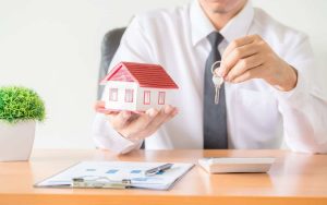 Quelle est la bonne méthode pour déclarer le nombre de pièces lors de la souscription d’une assurance habitation ?