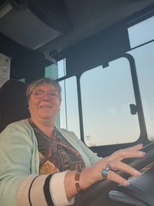 Plongée dans le budget de Nadia, conductrice de bus à Marseille : 1 920 € nets mensuels détaillés