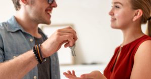 Échange de maison pendant les vacances : avez-vous bien pensé à votre assurance ?